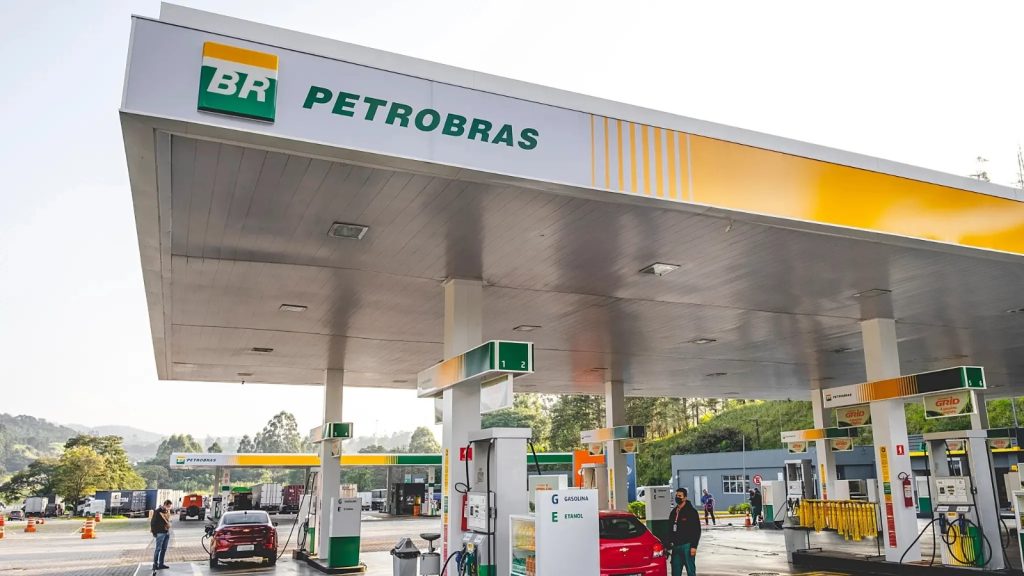 “Abrasileirar” preços da Petrobras aumenta risco de faltar combustível no Brasil. Leia outros destaques da semana.